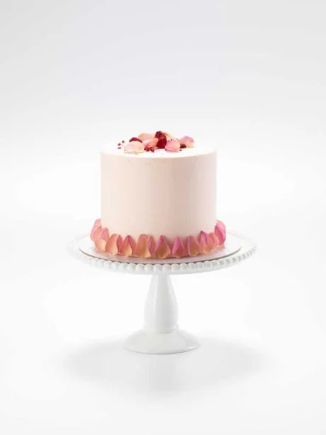 buttercream rose cake for the foundations of baking and buttercream masterclass